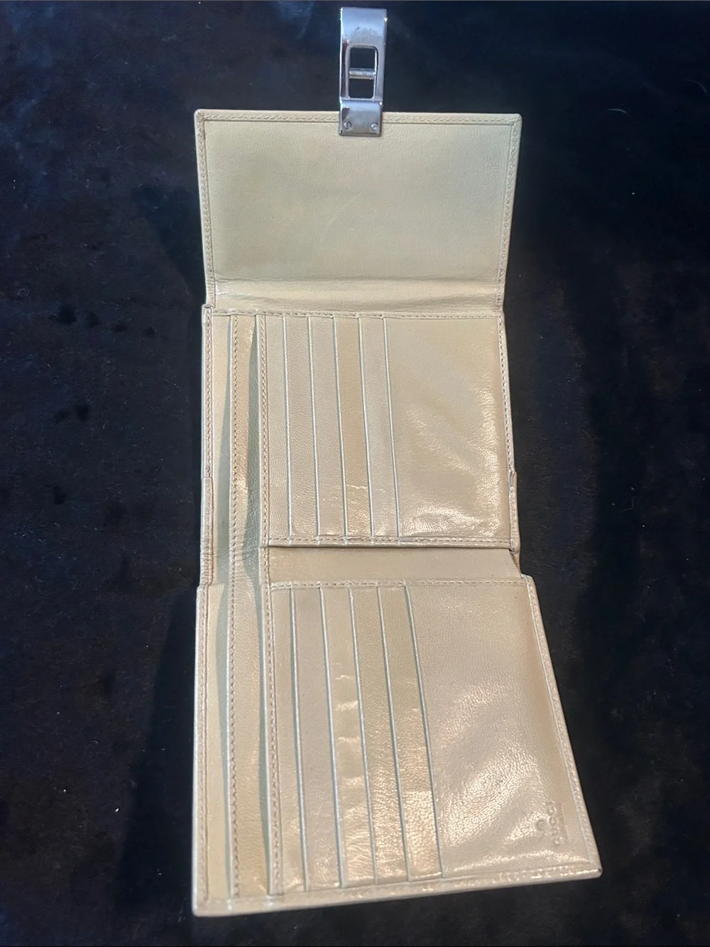 Gucci Beige Leather Compact Wallet with Silver Tone Lock - Picture 13 of 16